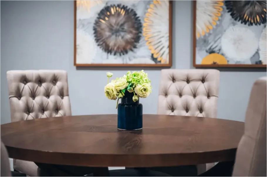 Round Dining Table Decor 563a