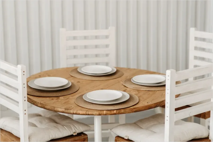 Detail Round Dining Table Decor Number 2