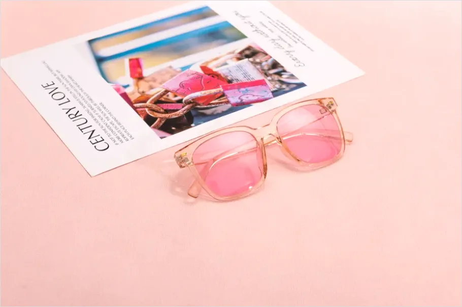 Detail Sunglasses Flat Lay Photo Number 11