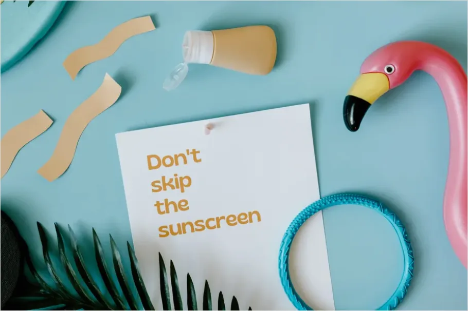 Detail Sunscreen Bottle Flat Lay Photo Number 6