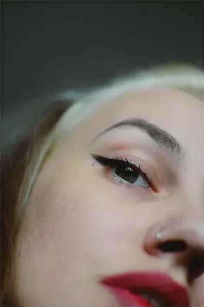 Detail Winged Eyeliner Close Up Photo Number 11