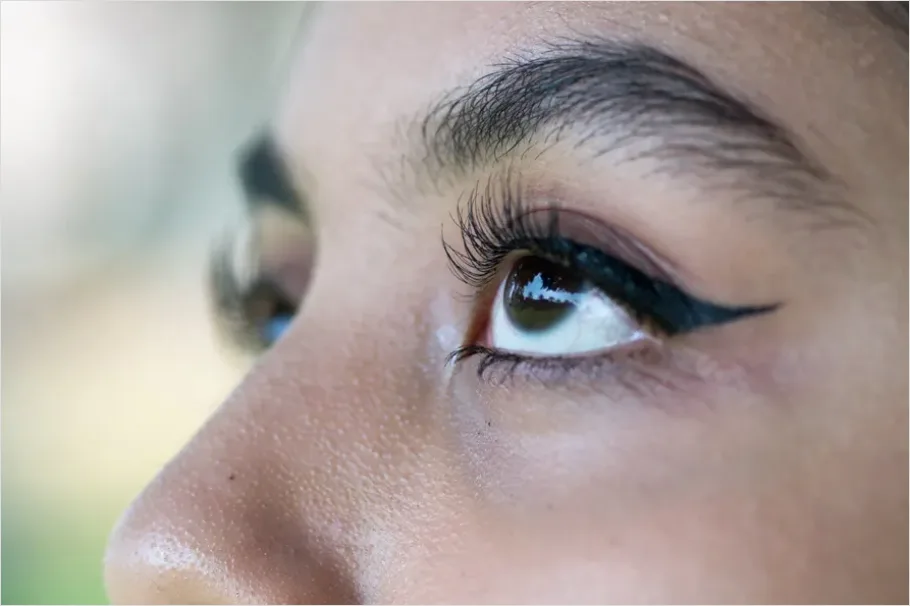 Detail Winged Eyeliner Close Up Photo Number 12
