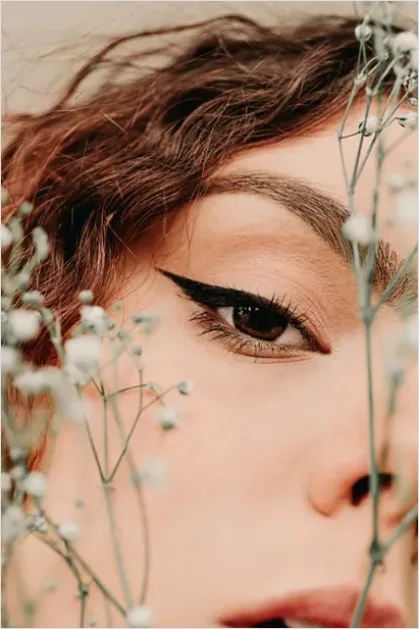 Detail Winged Eyeliner Close Up Photo Number 15