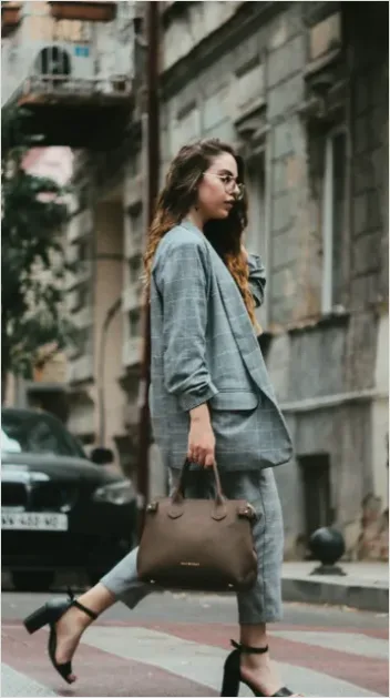 Detail Work Outfit Ideas Photo Women Number 4