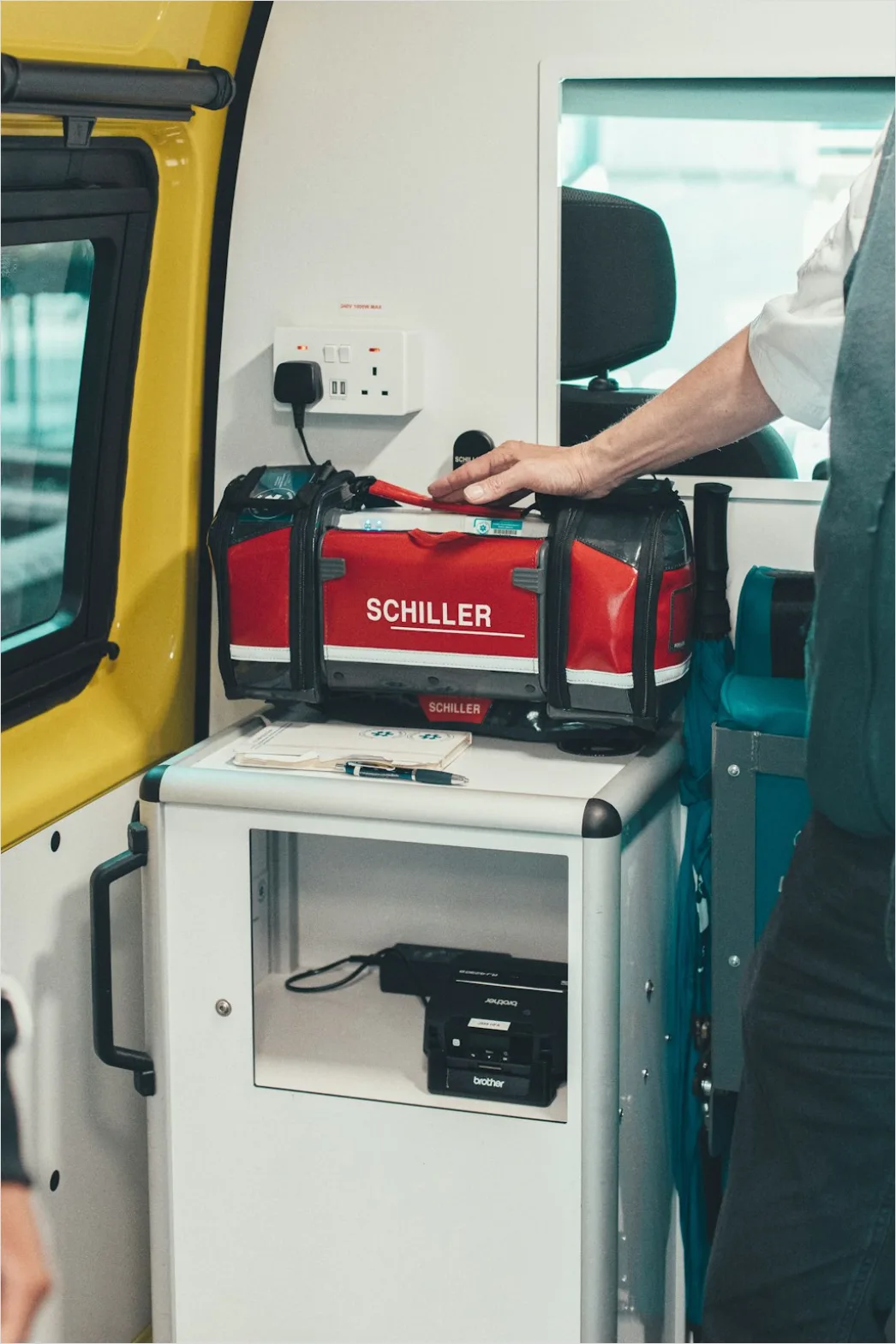 Detail Ambulance Interior Medical Equipment Detail Number 14