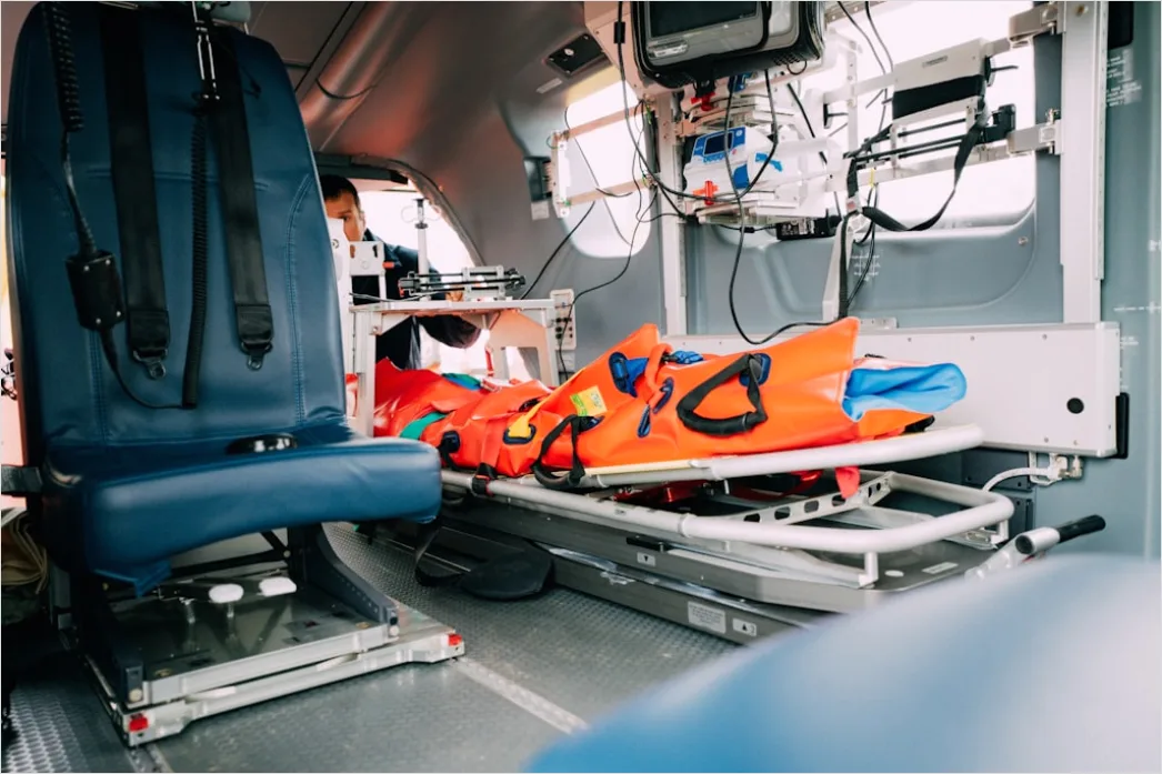Detail Ambulance Interior Medical Equipment Detail Number 5