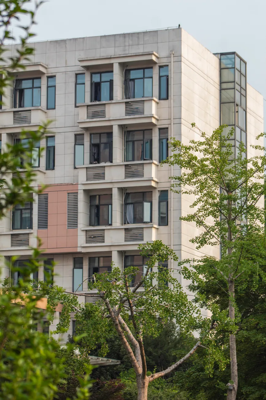 Detail Architecture Exterior With Landscaping Photo Number 17