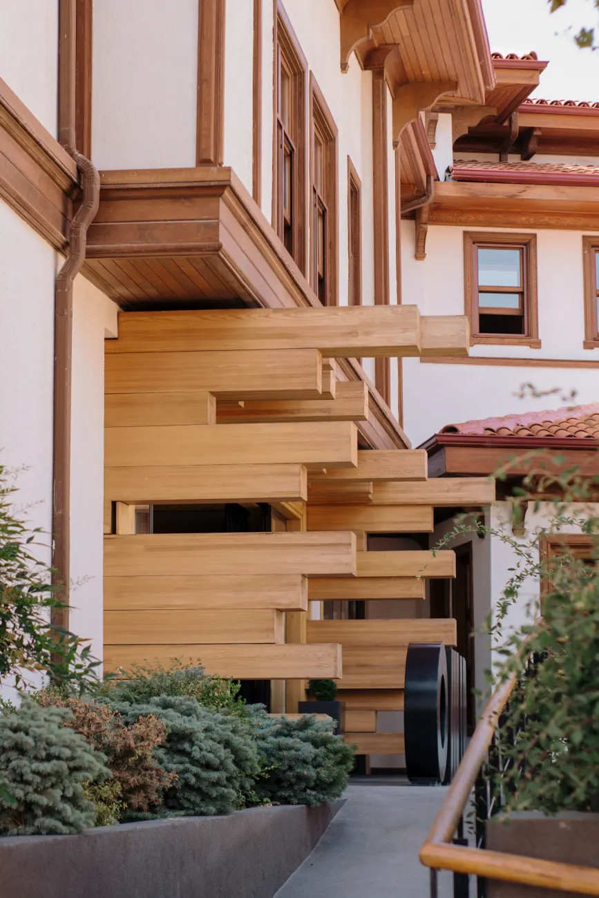 Detail Architecture Exterior With Landscaping Photo Number 19