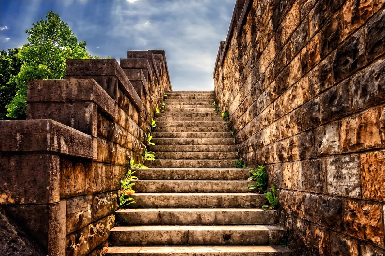 Detail Architecture Exterior With Landscaping Photo Number 5
