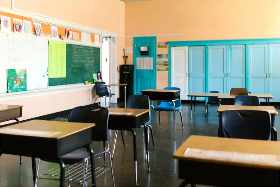 Detail Classroom Empty Desks Photo Number 14
