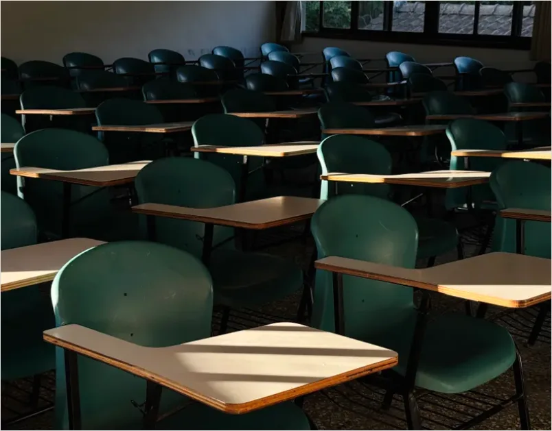 Detail Classroom Empty Desks Photo Number 4