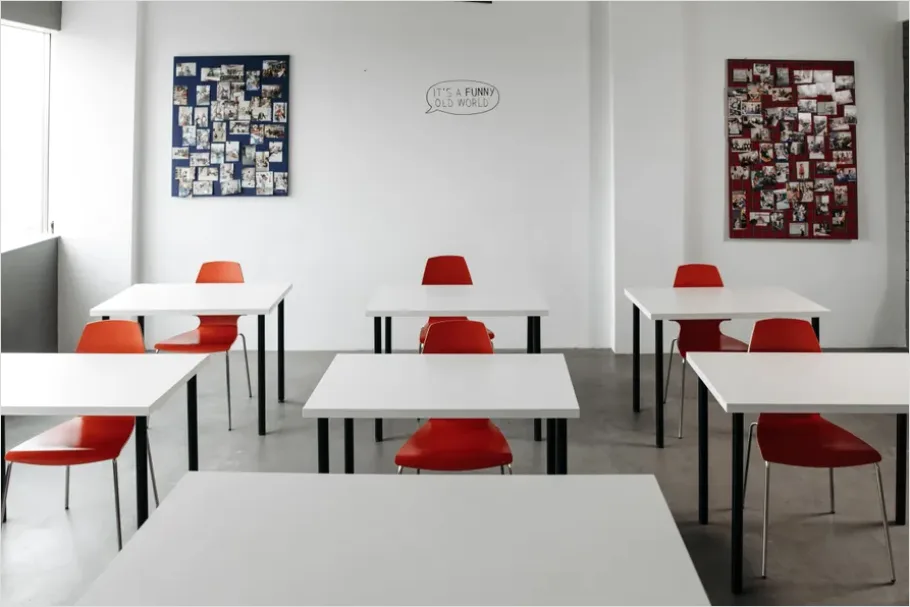 Detail Classroom Empty Desks Photo Number 5