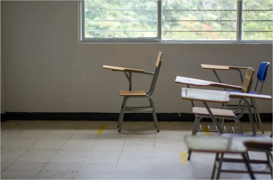 Detail Classroom Empty Desks Photo Number 6