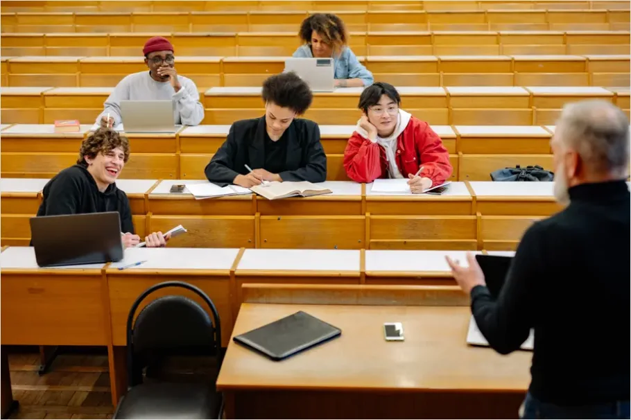 Detail College Lecture Hall Photo Number 9