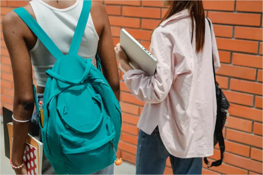 Detail College Student With Backpack Photo Number 11