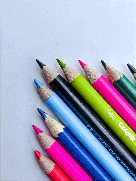 Detail Colored Pencils Close Up Photo Number 2