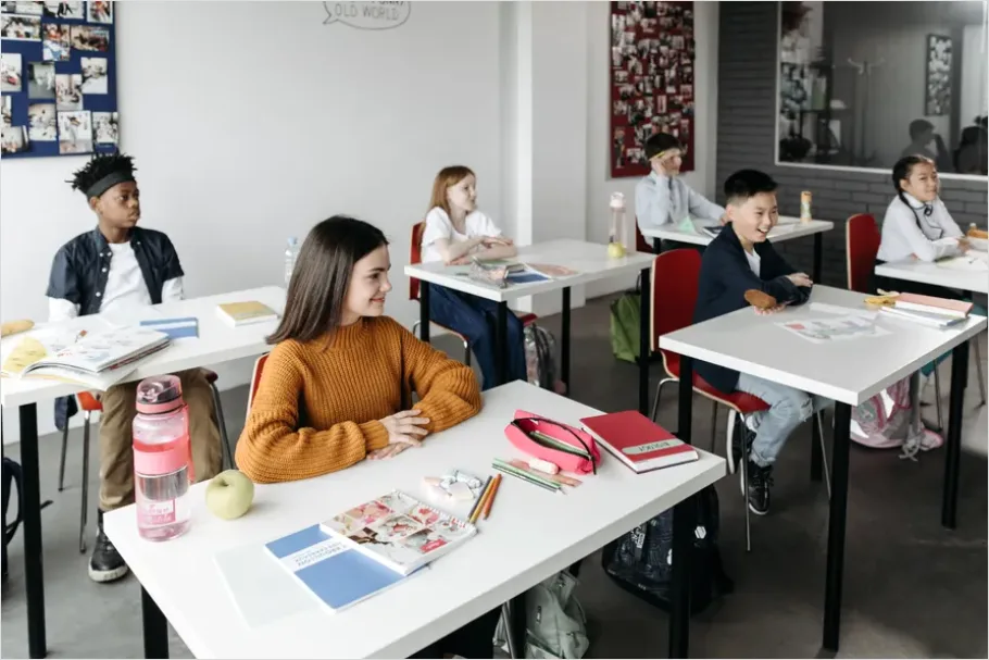 Detail Diverse Classroom Students Photo Number 9
