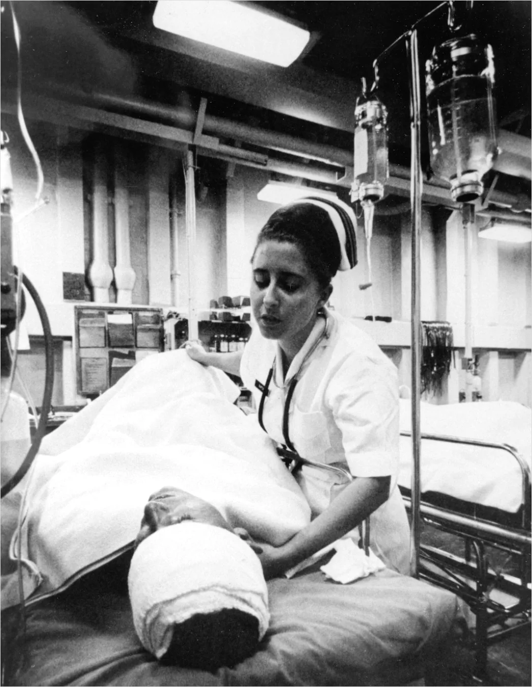Detail Emergency Room Triage Desk Busy Number 9