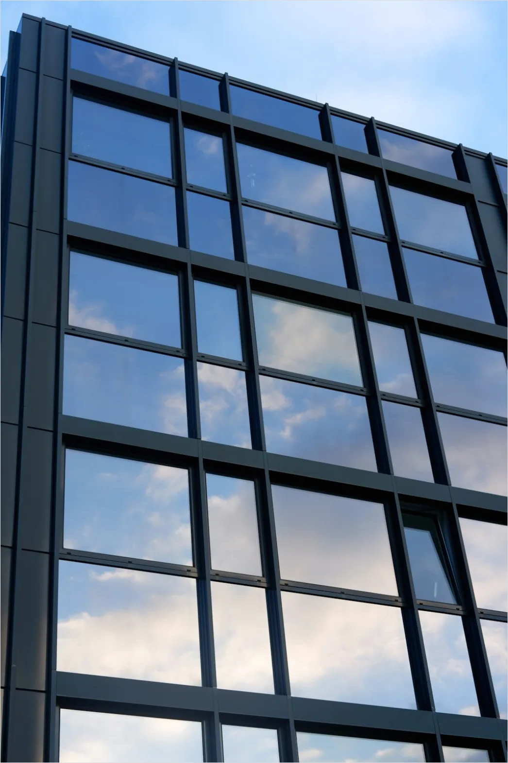 Detail Energy Efficient Building Windows Photo Number 4