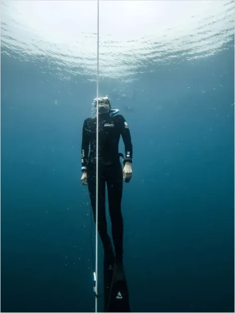 Detail Freediver Underwater Portrait Photo Number 14
