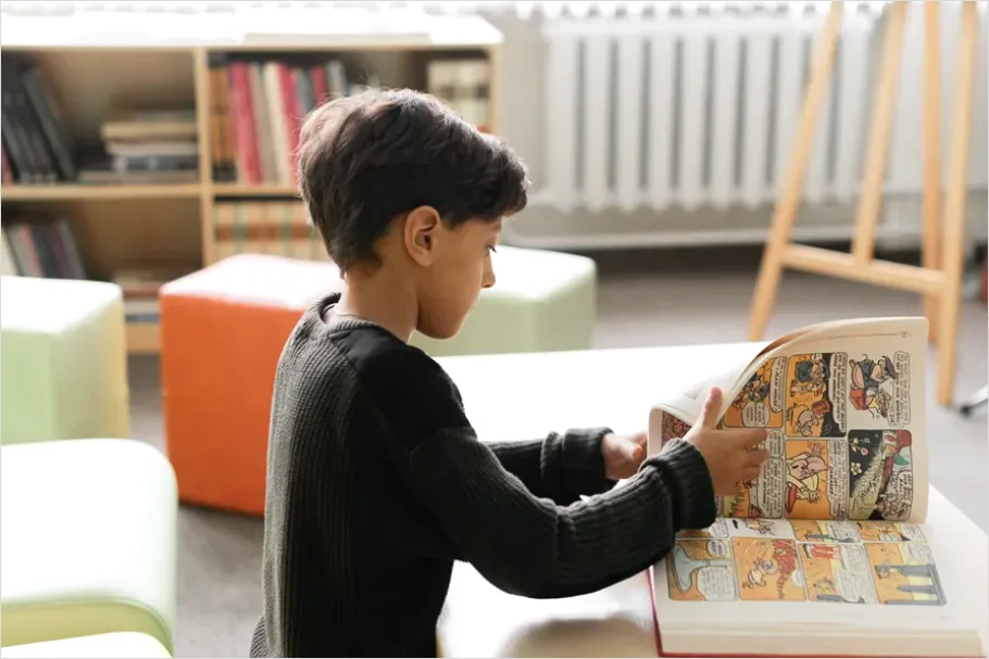 Detail Kids Reading In Library Photo Number 5
