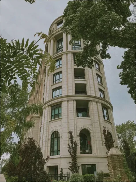 Detail Luxury Condo Tower Exterior Photo Number 3