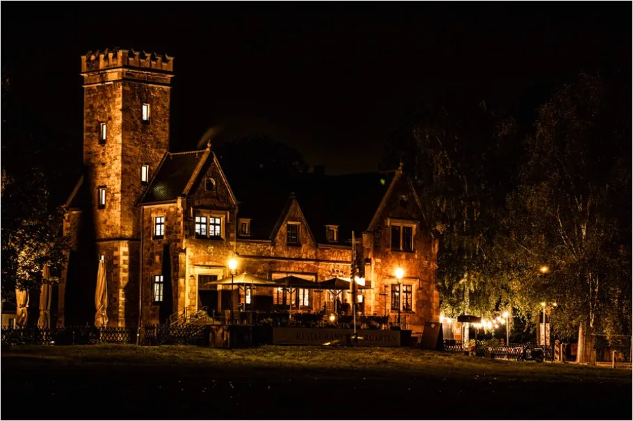 Detail Luxury Mansion Exterior Night Photo Number 6