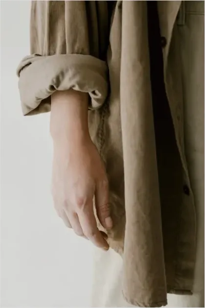 Detail Minimal Beige Outfit Aesthetic Photo Number 2