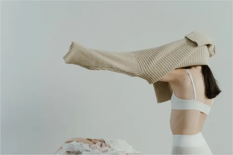 Detail Minimal Beige Outfit Aesthetic Photo Number 11