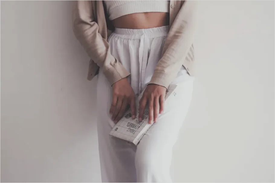 Detail Minimal Beige Outfit Aesthetic Photo Number 13
