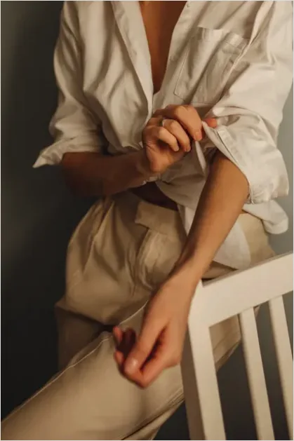 Detail Minimal Beige Outfit Aesthetic Photo Number 8