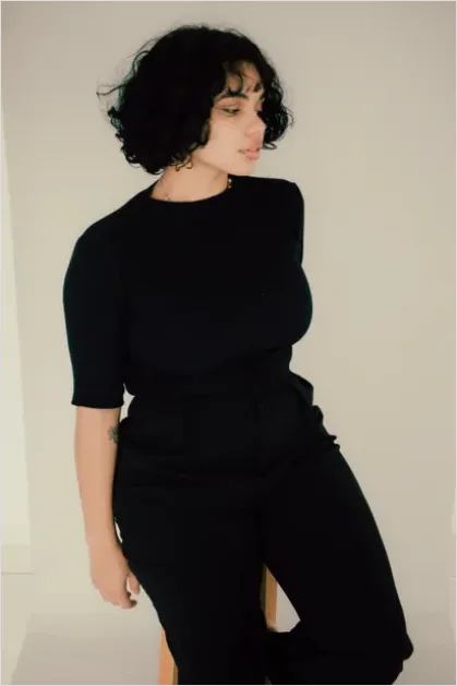 Detail Minimal Black Outfit Aesthetic Photo Number 3