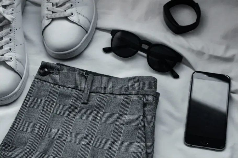 Detail Minimal Capsule Wardrobe Flat Lay Number 10