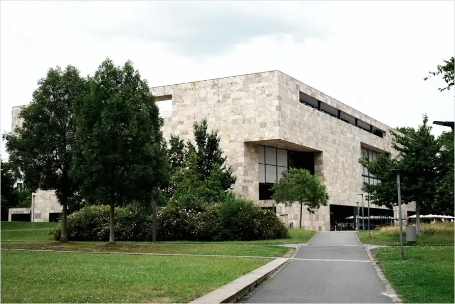 Detail Modern Campus Architecture Exterior Photo Number 3