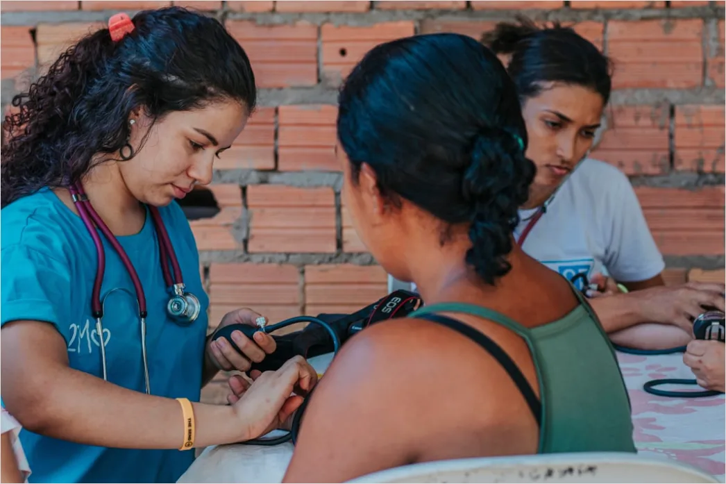 Detail Nurse Checking Vital Signs Patient Number 5