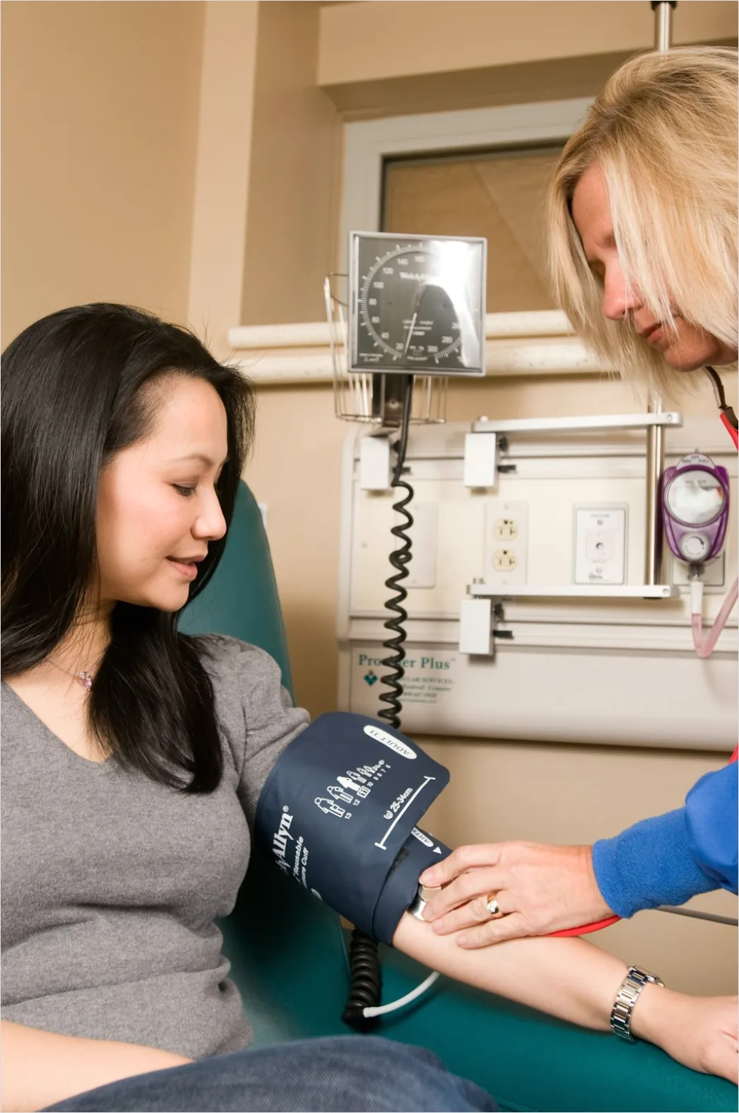 Detail Nurse Checking Vital Signs Patient Number 10