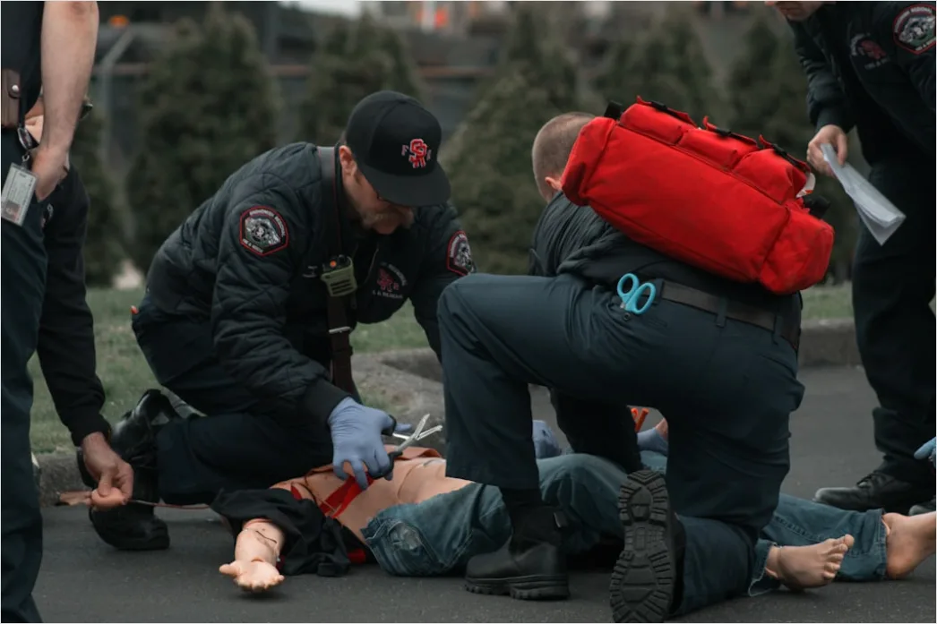 Detail Paramedic Providing First Aid Emergency Number 3