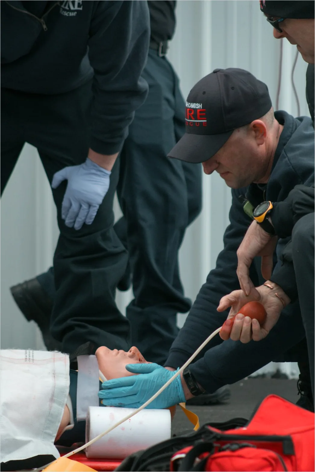 Detail Paramedic Providing First Aid Emergency Number 6