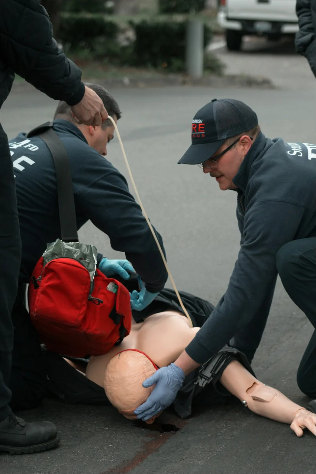 Detail Paramedic Providing First Aid Emergency Number 10