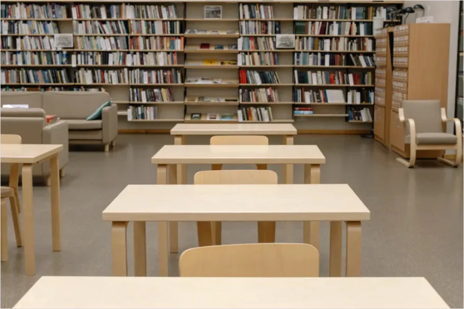 Detail Public Library Study Area Photo Number 12