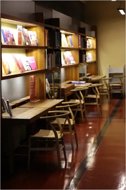 Detail Public Library Study Area Photo Number 8
