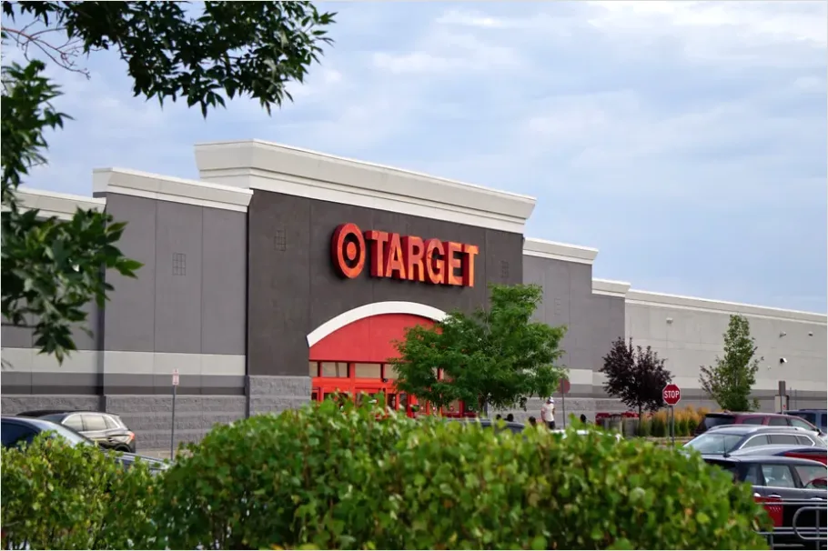Detail Retail Strip Center Exterior Photo Number 7