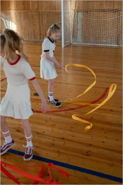 Detail School Gym Class Photo Number 14