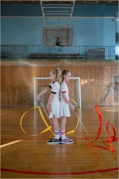 Detail School Gym Class Photo Number 5
