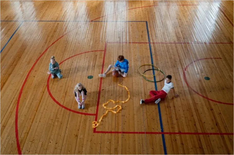 Detail School Gym Class Photo Number 9