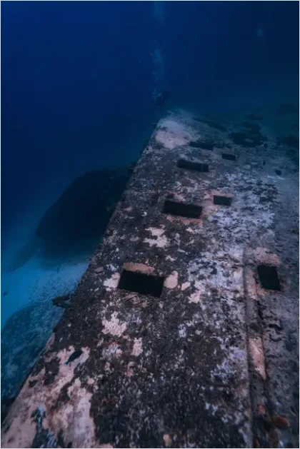 Detail Shipwreck Interior Underwater Photo Number 4