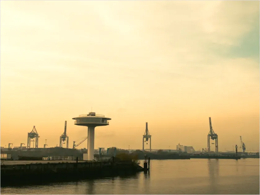 Detail Shipyard Cranes Industrial Skyline Photo Number 7