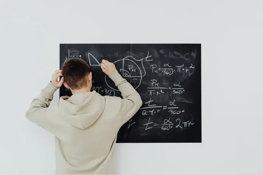 Detail Student Solving Math Problem Photo Number 2