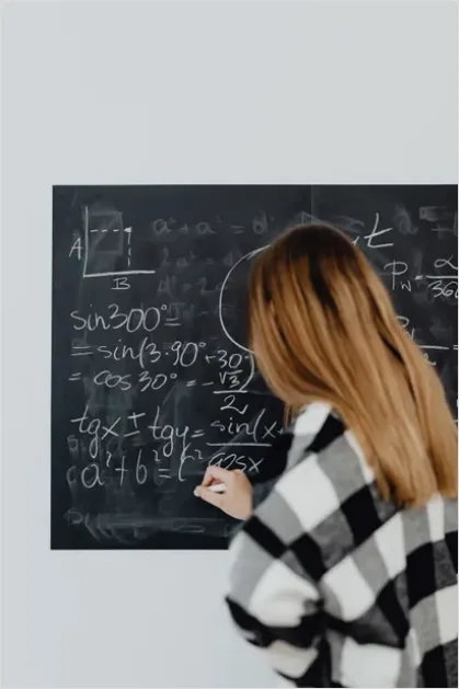 Detail Student Solving Math Problem Photo Number 11