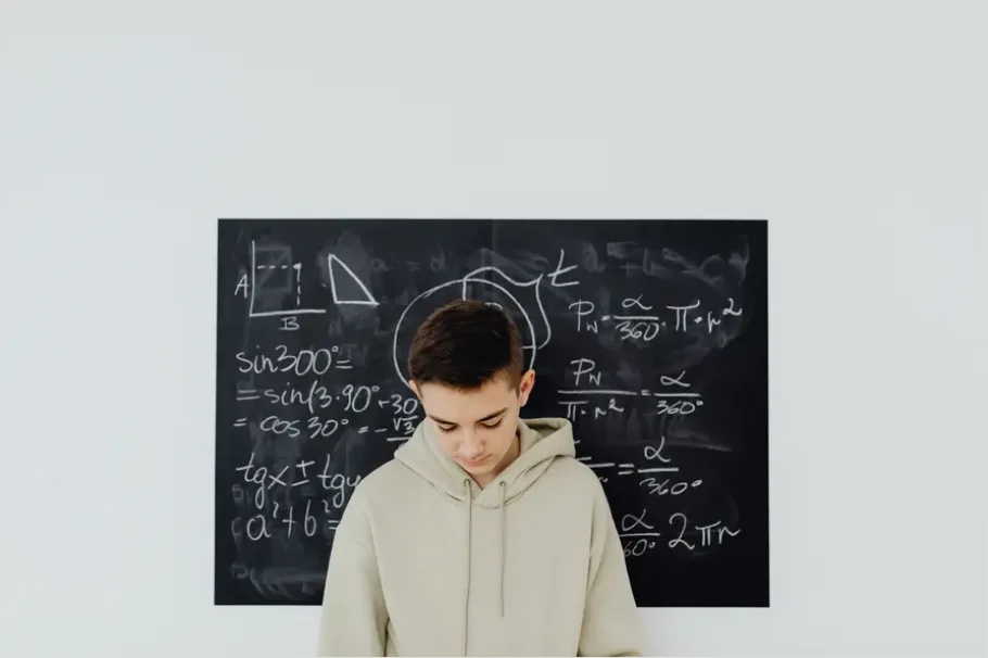 Detail Student Solving Math Problem Photo Number 15